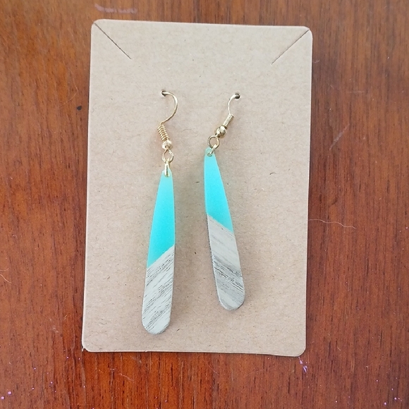 Handmade Jewelry - Elegant Turquoise and Wood Drop Earrings